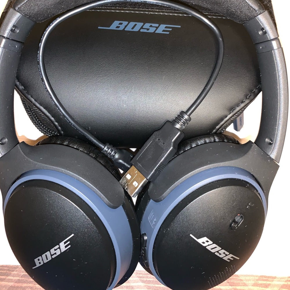 Bose SoundLink around-ear wireless headphones II